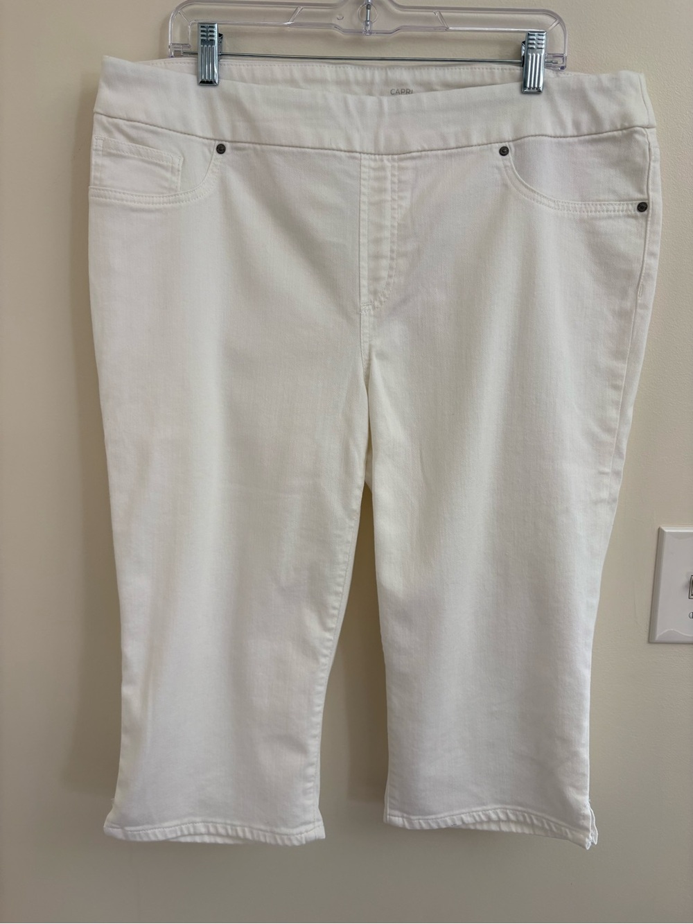 Chico’s 3 No-Stain White Pull-On Denim Capri Pants 17” 16 Stretch Classic Fit 1